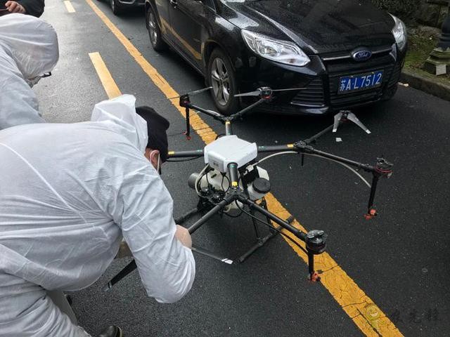 無人機戰“疫”:莊稼衛士變身防疫消殺能手
