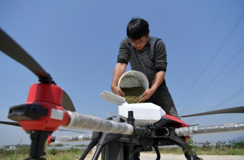 播種施藥一體化&mdash;&mdash;農(nóng)業(yè)無人機(jī)