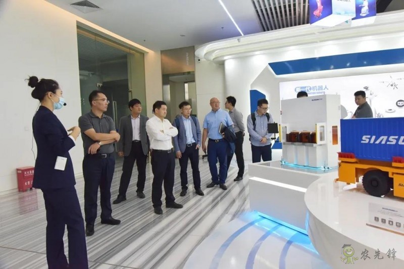 探索智慧植物工廠新模式——新松公司與中國農(nóng)業(yè)科學院都市農(nóng)業(yè)研究所簽署戰(zhàn)略合作協(xié)議