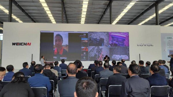 可自動收割、耕地、轉彎，無人駕駛農機現身濰坊智慧農場