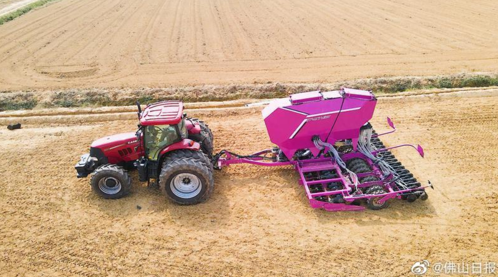 三水南山:“巨無霸”無人農機,炫酷亮相